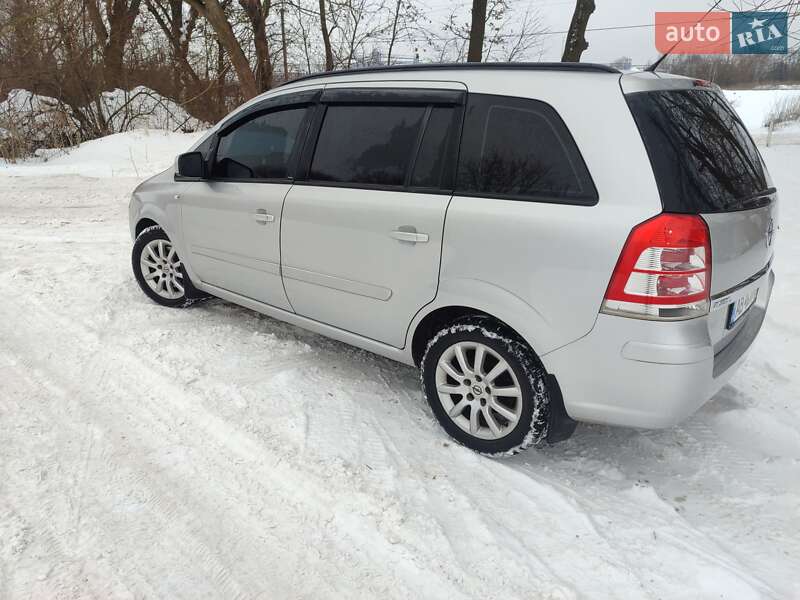 Минивэн Opel Zafira 2013 в Виннице