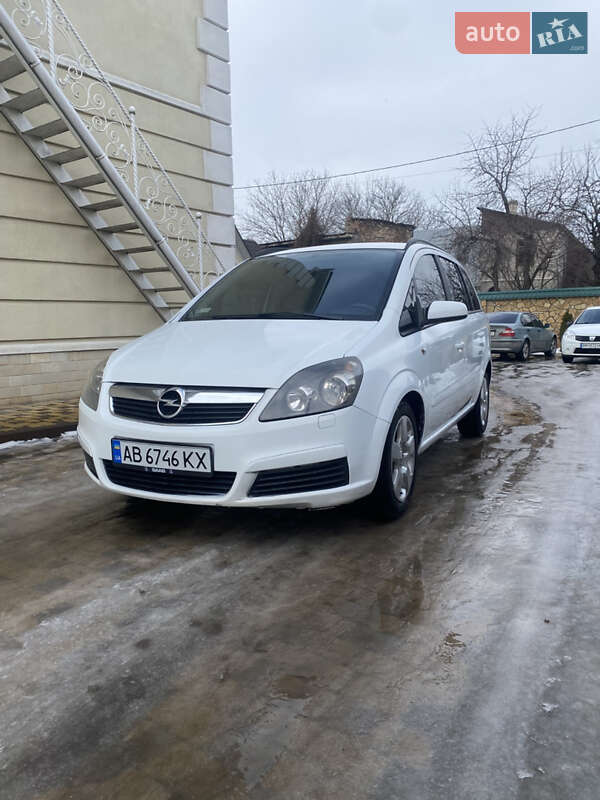 Минивэн Opel Zafira 2006 в Могилев-Подольске
