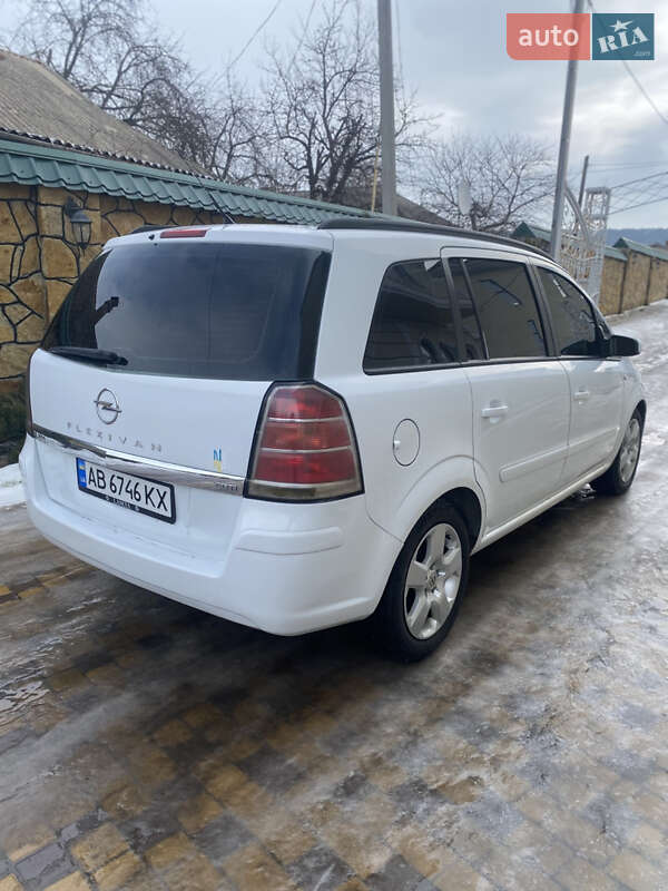 Минивэн Opel Zafira 2006 в Могилев-Подольске