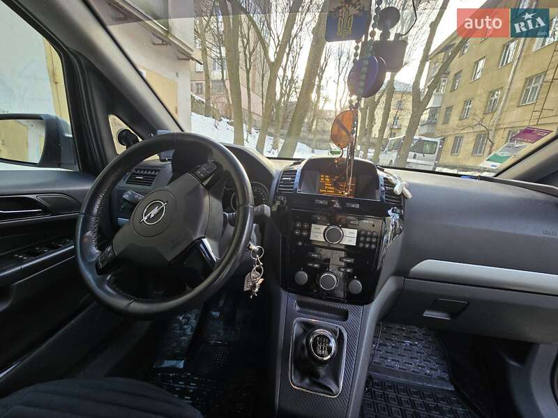 Мінівен Opel Zafira 2010 в Львові