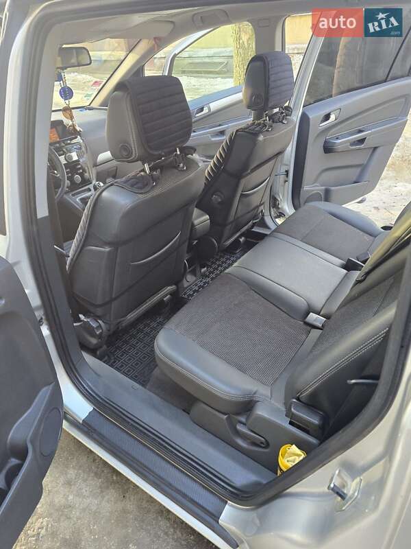 Мінівен Opel Zafira 2010 в Львові
