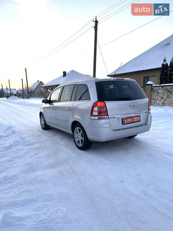 Минивэн Opel Zafira 2009 в Луцке фото 3 Минивэн Opel Zafira 2009 в Луцке