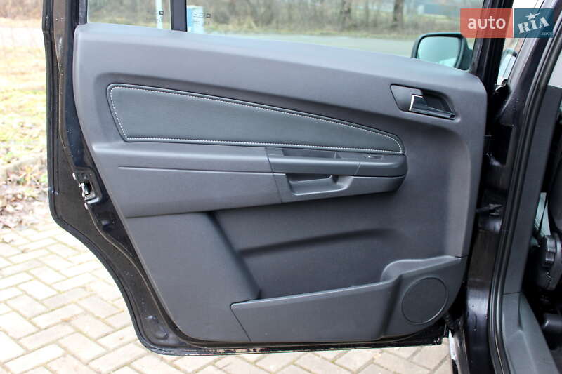 Минивэн Opel Zafira 2011 в Самборе фото 44 Минивэн Opel Zafira 2011 в Самборе