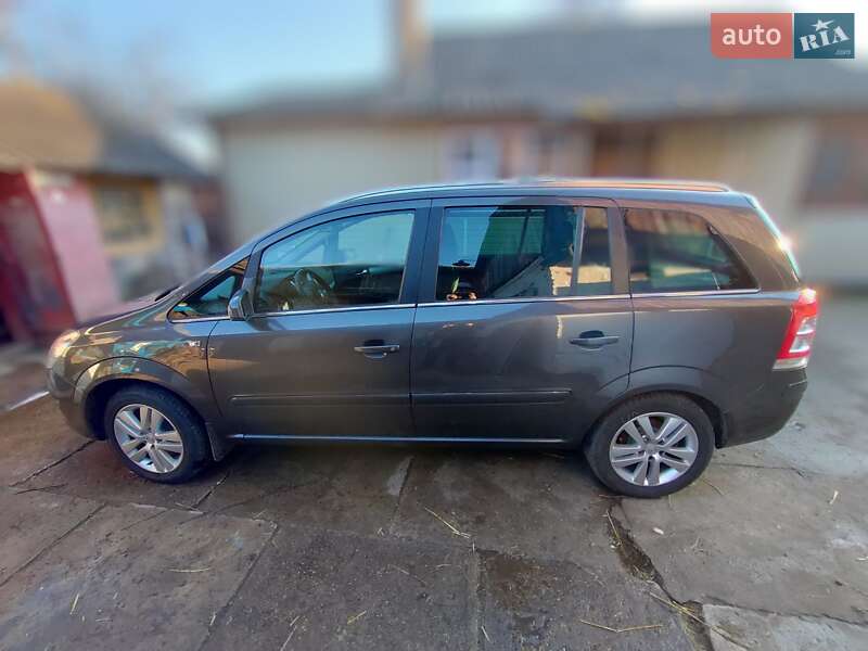 Минивэн Opel Zafira 2009 в Костополе