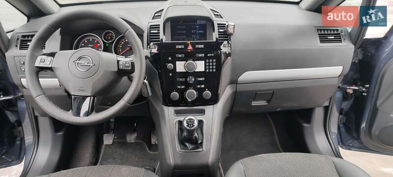 Минивэн Opel Zafira 2009 в Харькове
