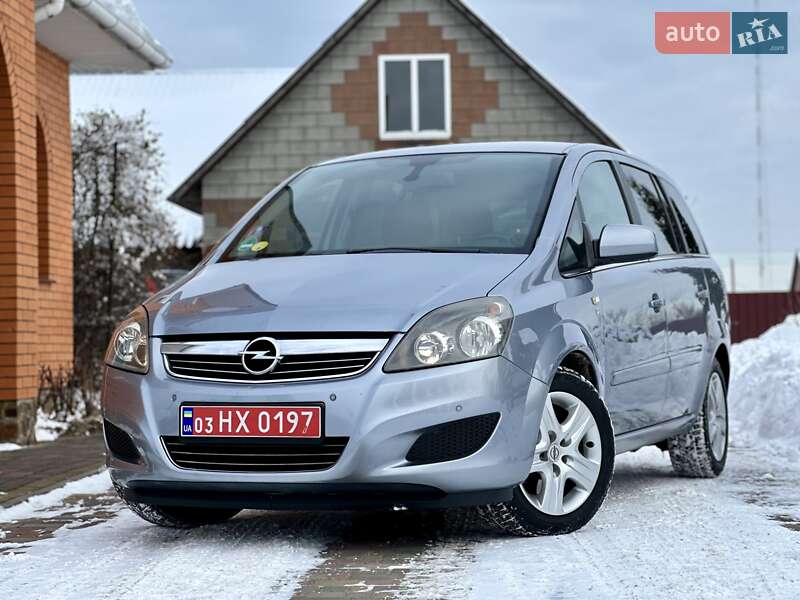 Минивэн Opel Zafira 2010 в Владимирце
