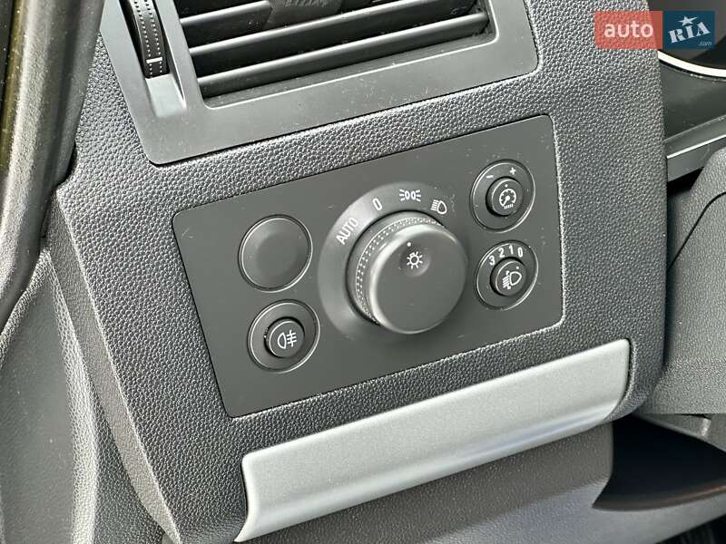 Минивэн Opel Zafira 2010 в Владимирце