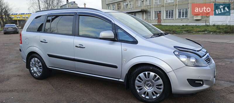 Мінівен Opel Zafira 2012 в Житомирі
