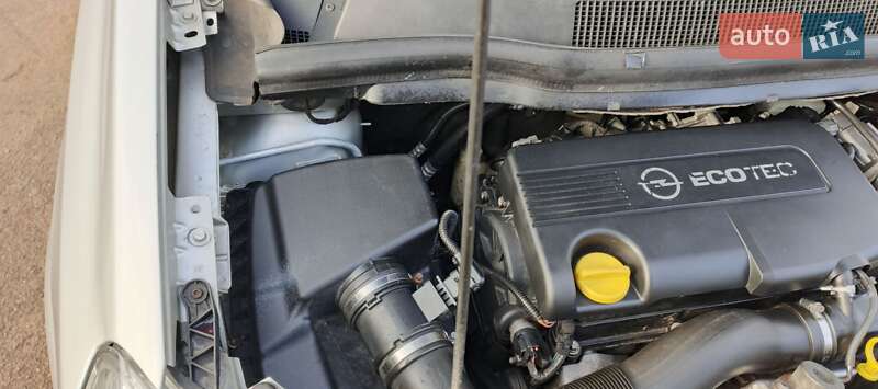 Мінівен Opel Zafira 2012 в Житомирі