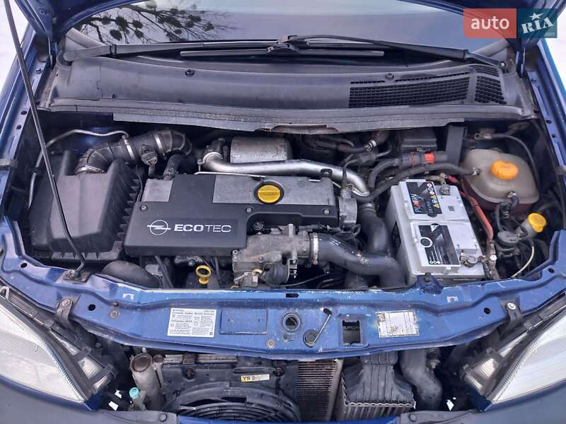 Минивэн Opel Zafira 2004 в Хмельницком