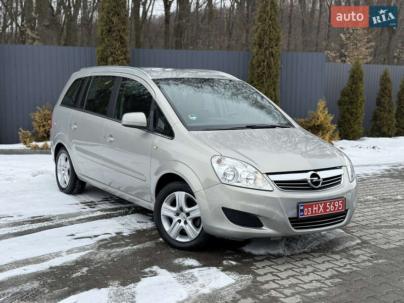 Минивэн Opel Zafira 2009 в Тернополе