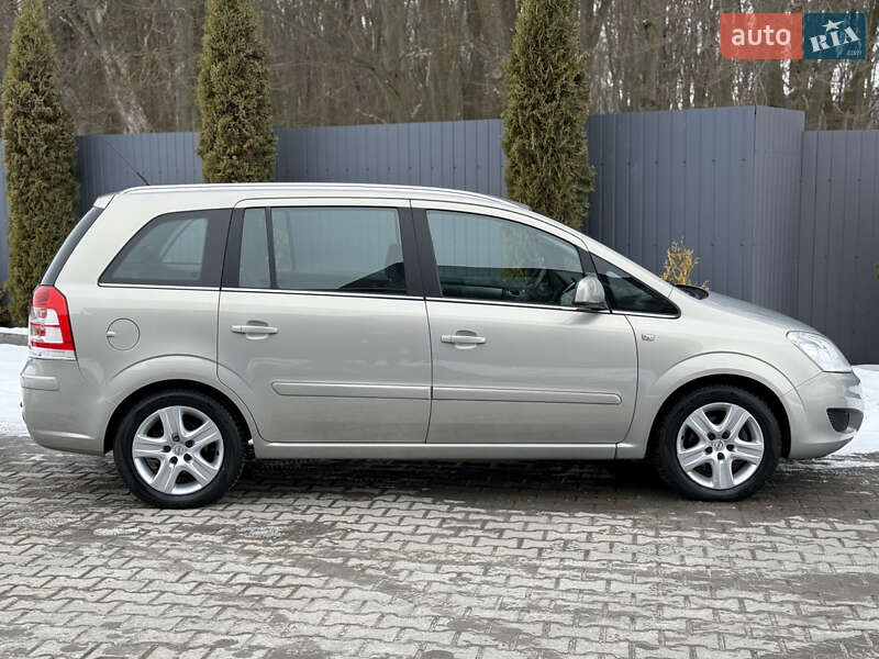 Минивэн Opel Zafira 2009 в Тернополе