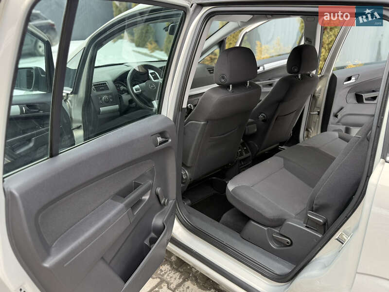 Минивэн Opel Zafira 2009 в Тернополе