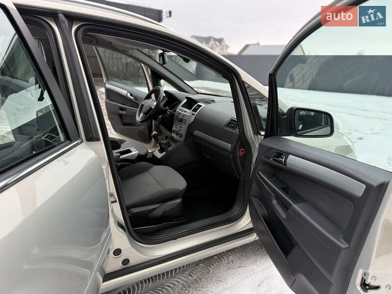 Минивэн Opel Zafira 2009 в Тернополе