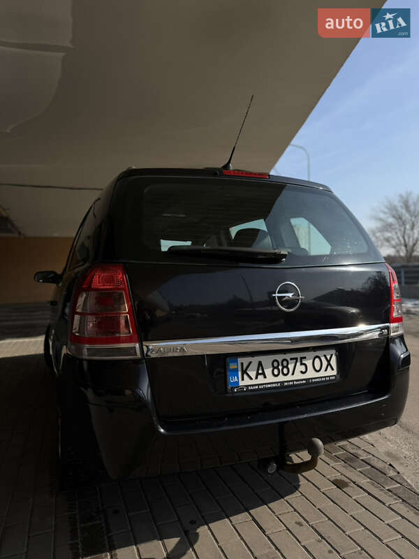 Минивэн Opel Zafira 2008 в Киеве