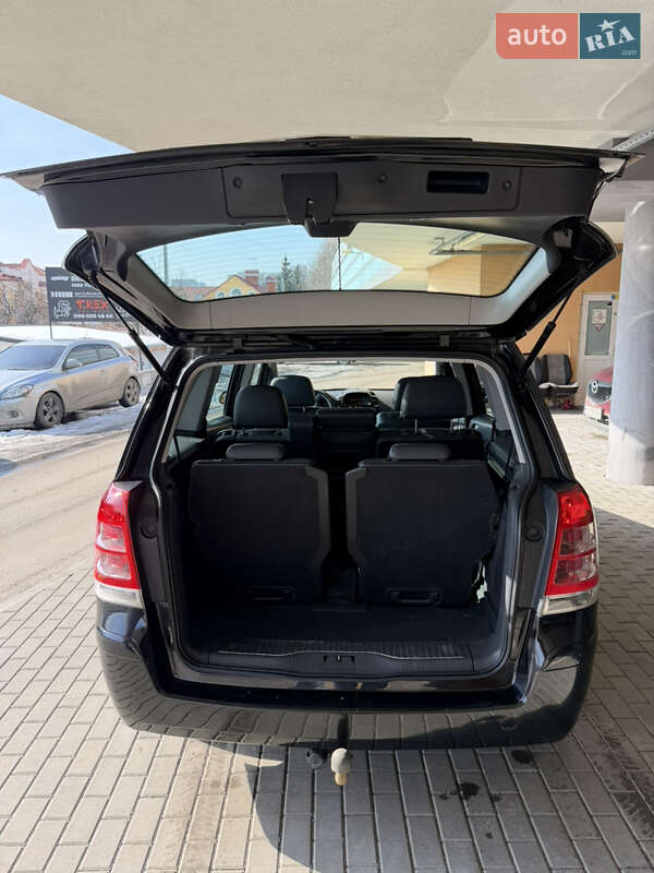 Минивэн Opel Zafira 2008 в Киеве