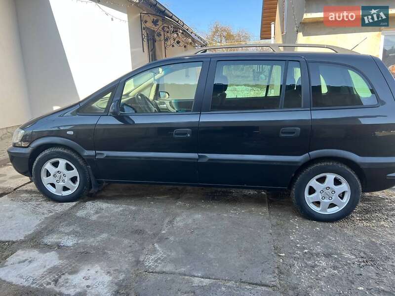 Минивэн Opel Zafira 1999 в Новояворовске