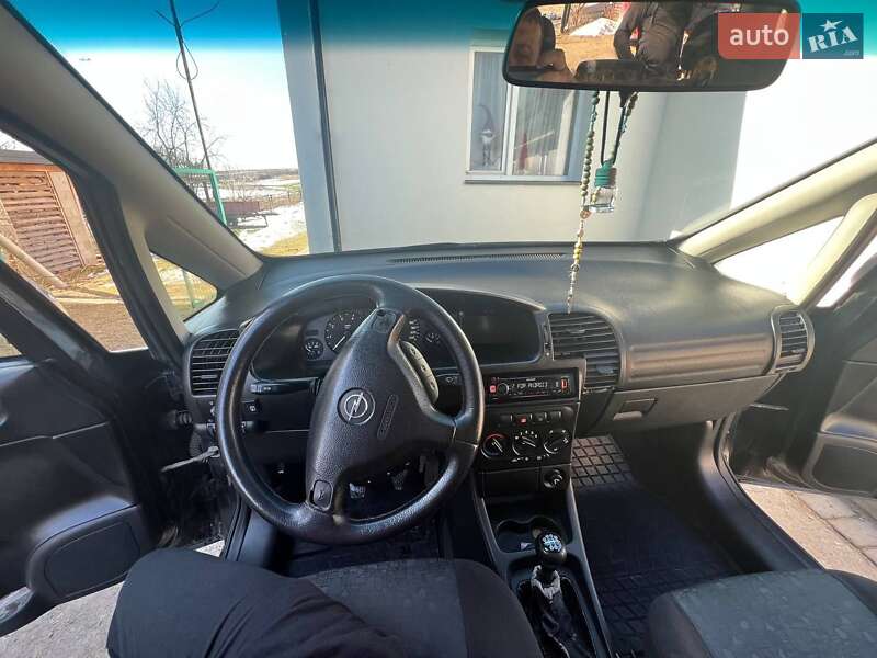 Минивэн Opel Zafira 1999 в Новояворовске