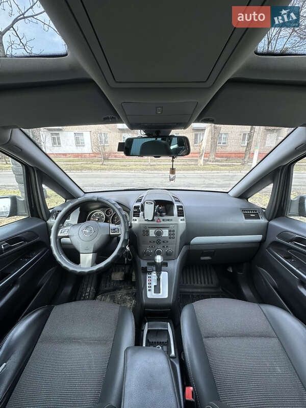 Минивэн Opel Zafira 2006 в Каменском