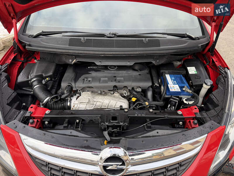 Минивэн Opel Zafira 2012 в Ивано-Франковске