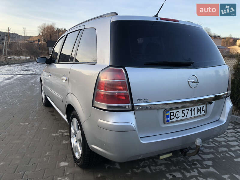 Минивэн Opel Zafira 2006 в Турке