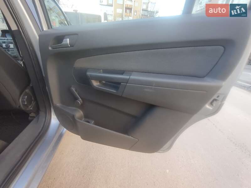 Минивэн Opel Zafira 2007 в Дрогобыче фото 11 Минивэн Opel Zafira 2007 в Дрогобыче
