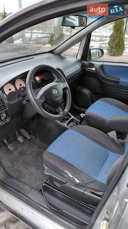 Минивэн Opel Zafira 2000 в Немишаево