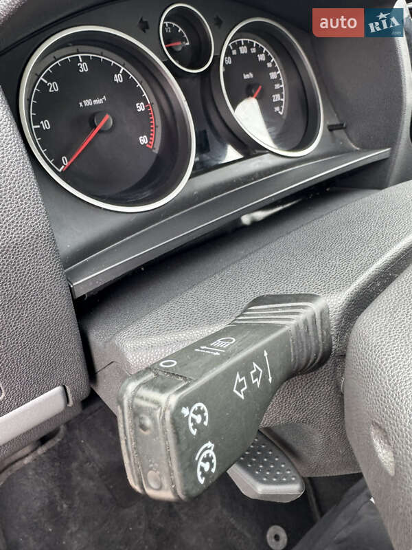 Минивэн Opel Zafira 2011 в Львове фото 12 Минивэн Opel Zafira 2011 в Львове