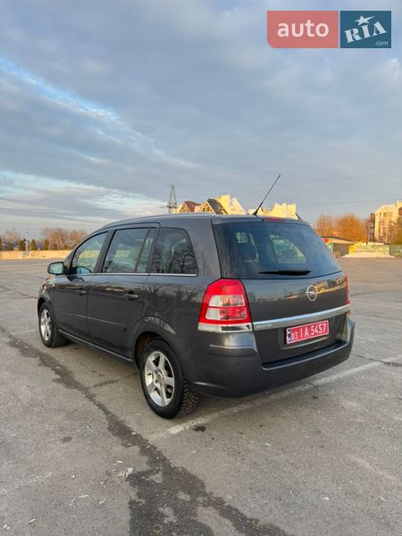 Минивэн Opel Zafira 2009 в Киеве