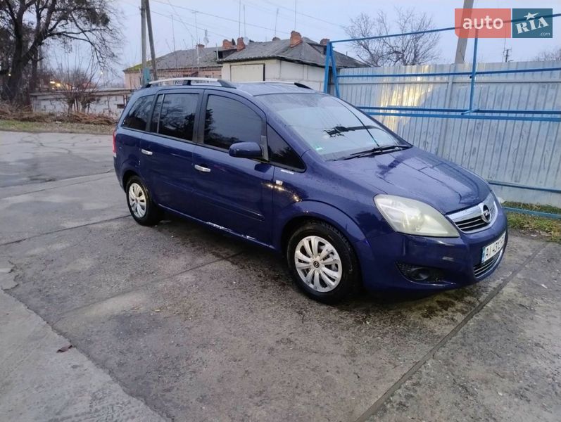 Минивэн Opel Zafira 2008 в Ракитном