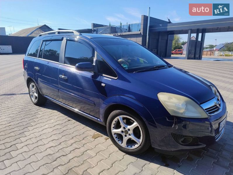 Минивэн Opel Zafira 2008 в Ракитном