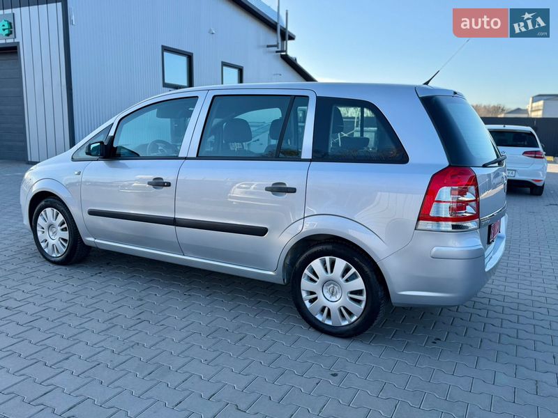 Минивэн Opel Zafira 2009 в Владимире