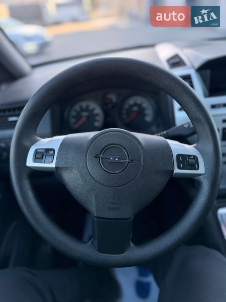 Минивэн Opel Zafira 2009 в Владимире
