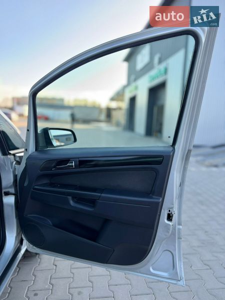 Минивэн Opel Zafira 2009 в Владимире