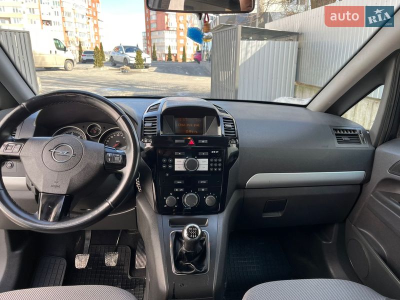 Минивэн Opel Zafira 2010 в Тернополе