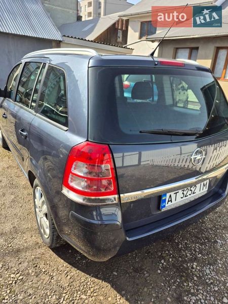 Минивэн Opel Zafira 2009 в Коломые