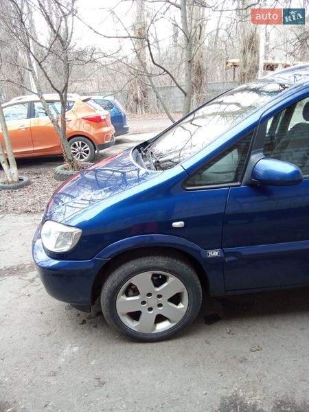 Минивэн Opel Zafira 2005 в Новомосковске