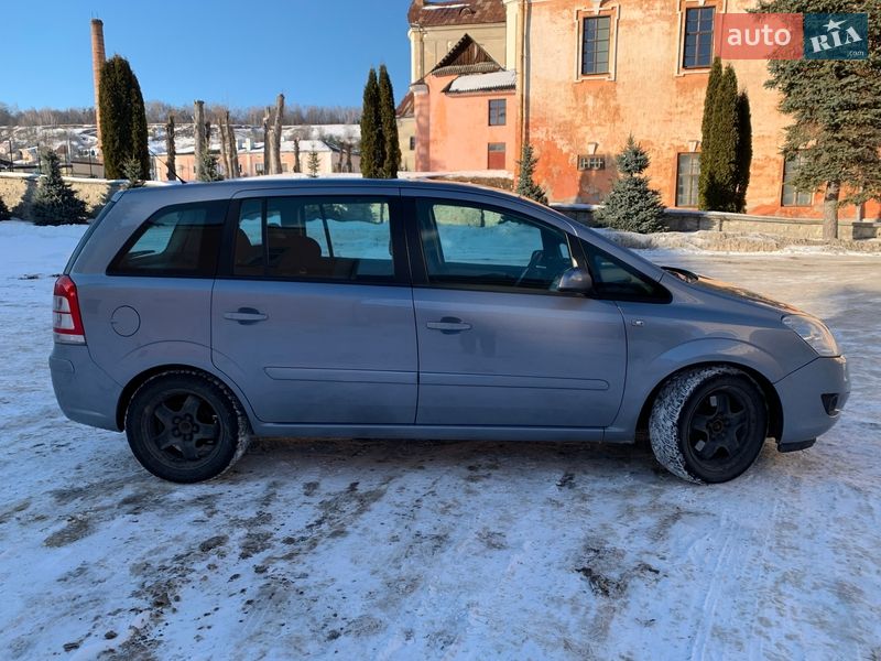 Минивэн Opel Zafira 2009 в Кременце