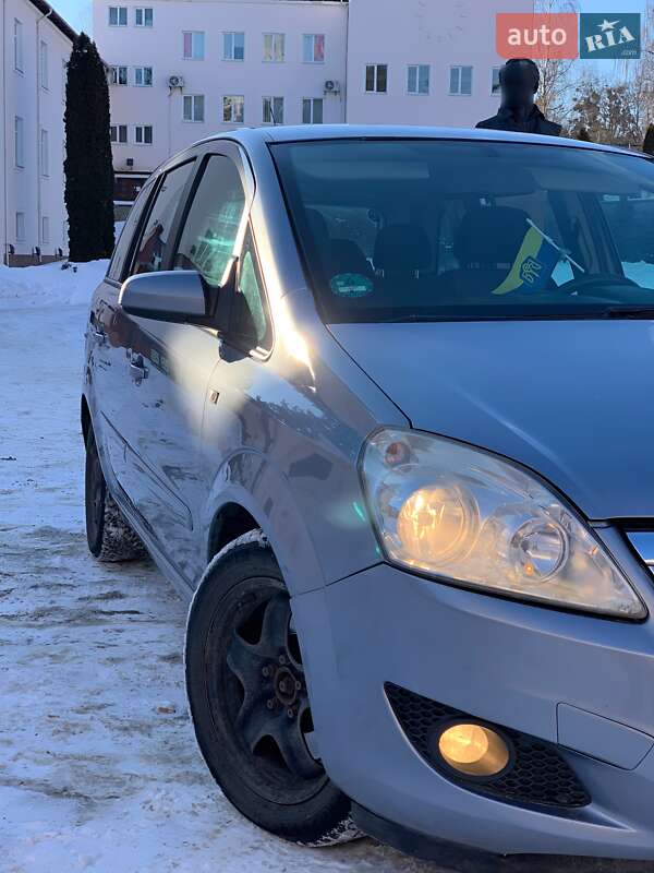 Минивэн Opel Zafira 2009 в Кременце