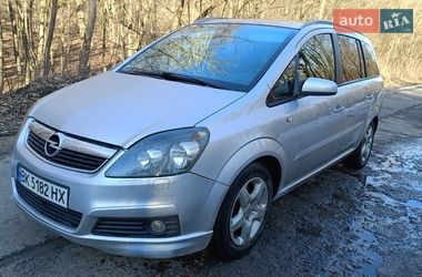 Минивэн Opel Zafira 2005 в Остроге