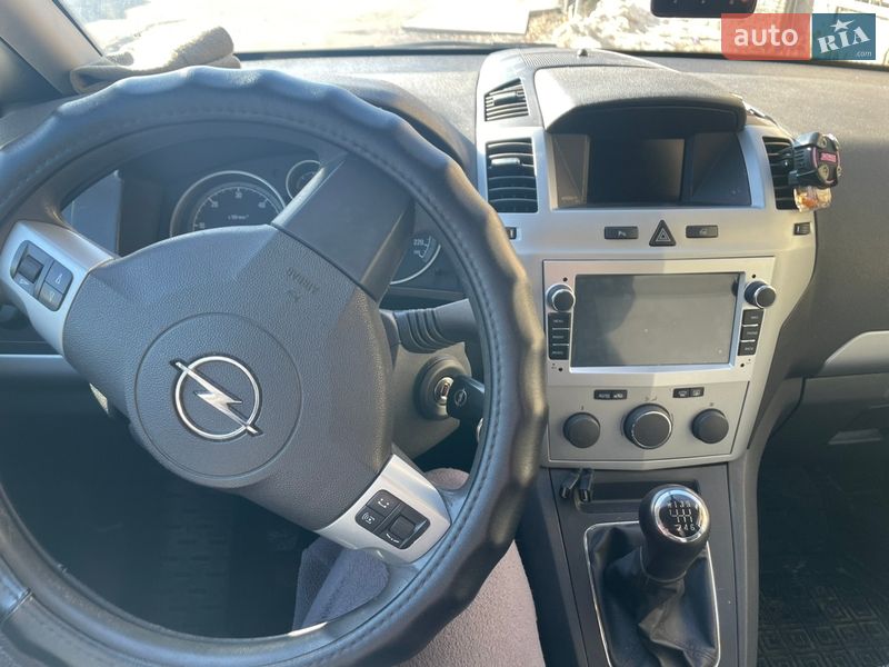 Минивэн Opel Zafira 2009 в Звягеле