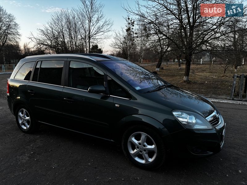 Минивэн Opel Zafira 2009 в Ратным