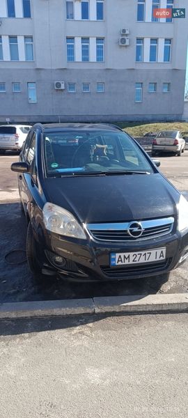 Минивэн Opel Zafira 2009 в Коростене