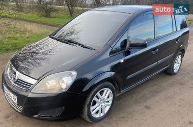 Мінівен Opel Zafira 2010 в Сараті