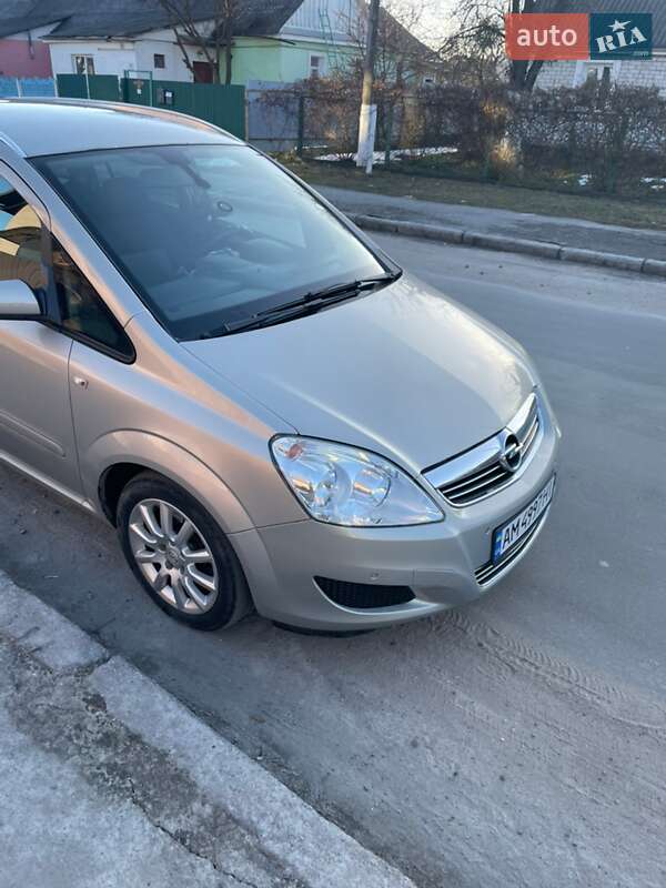 Минивэн Opel Zafira 2009 в Звягеле