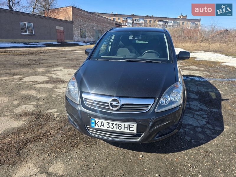Минивэн Opel Zafira 2013 в Пирятине