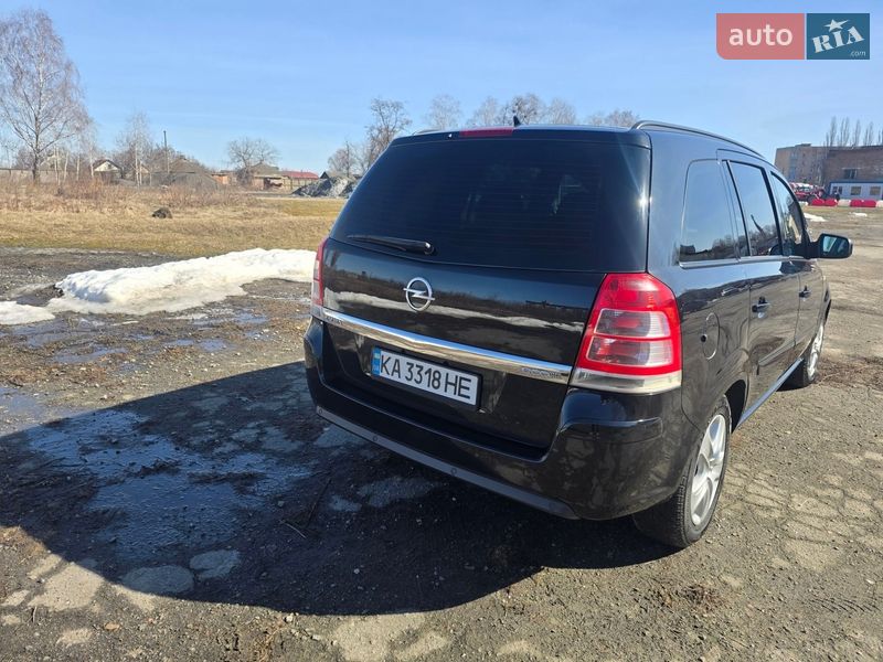 Минивэн Opel Zafira 2013 в Пирятине
