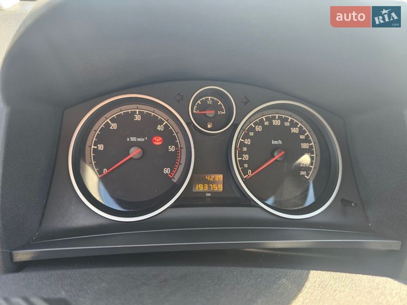 Минивэн Opel Zafira 2013 в Пирятине