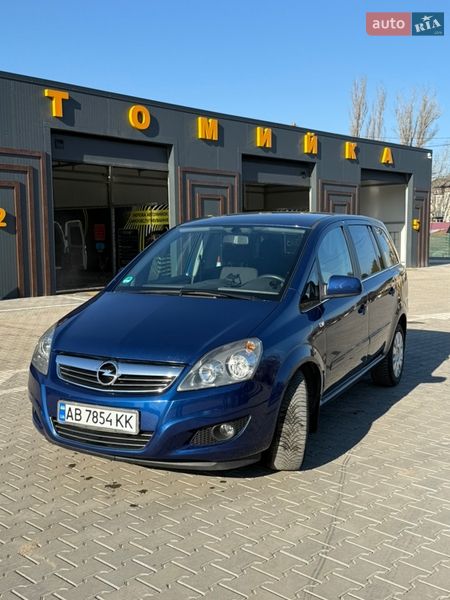 Мінівен Opel Zafira 2011 в Ямполі