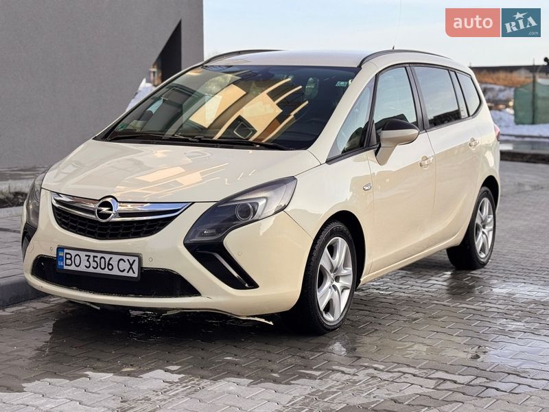 Opel Zafira 2012